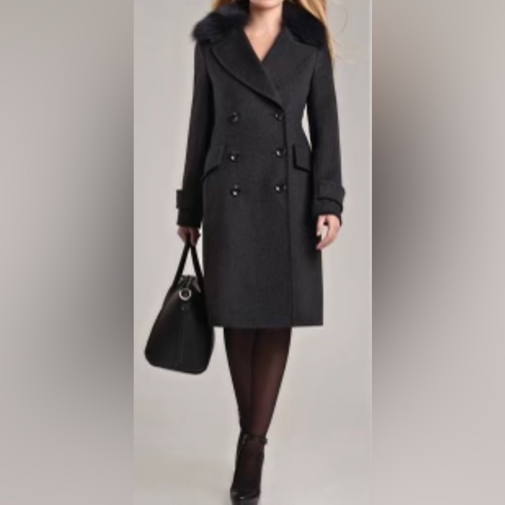 DOUBLE-BREASTED WOOL COAT WITH FUR COLLAR